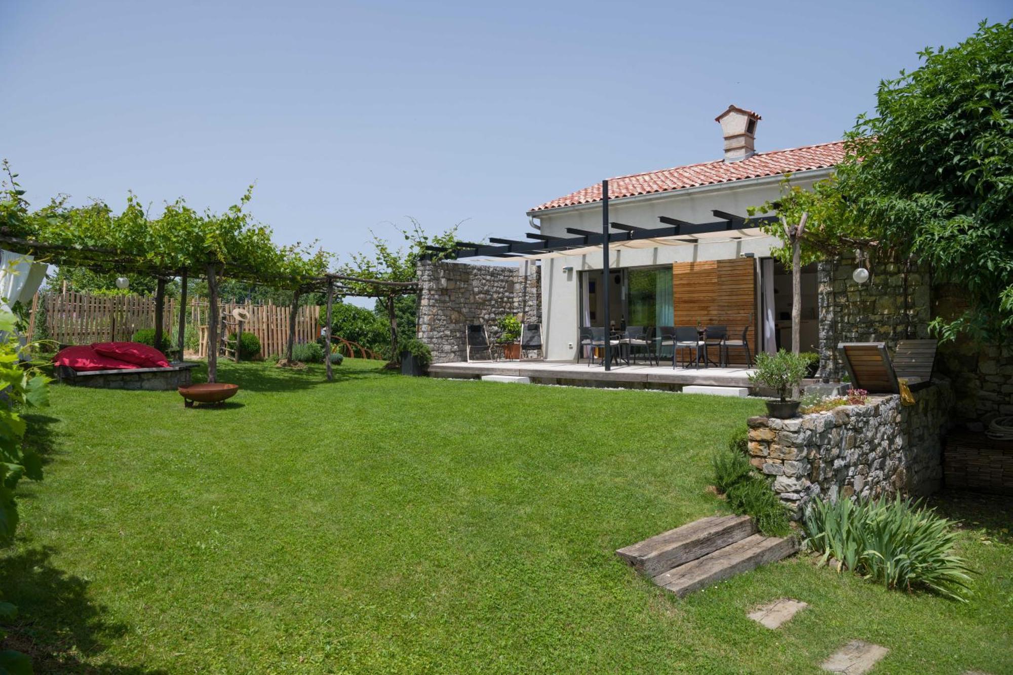 Villa Artes With Free Hot Tub & Sauna บรานิก ภายนอก รูปภาพ