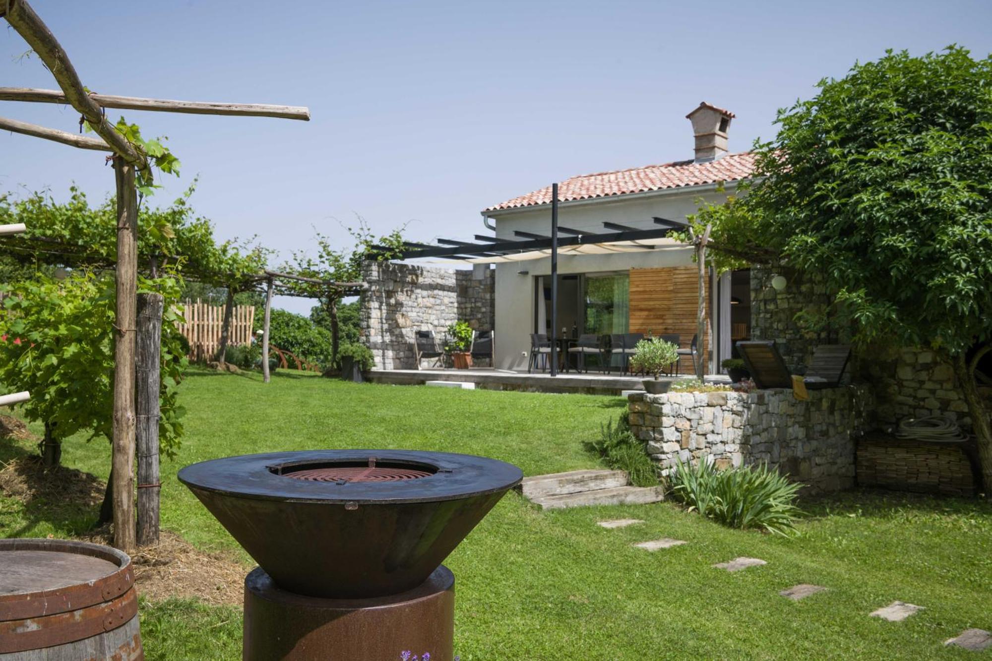 Villa Artes With Free Hot Tub & Sauna บรานิก ภายนอก รูปภาพ
